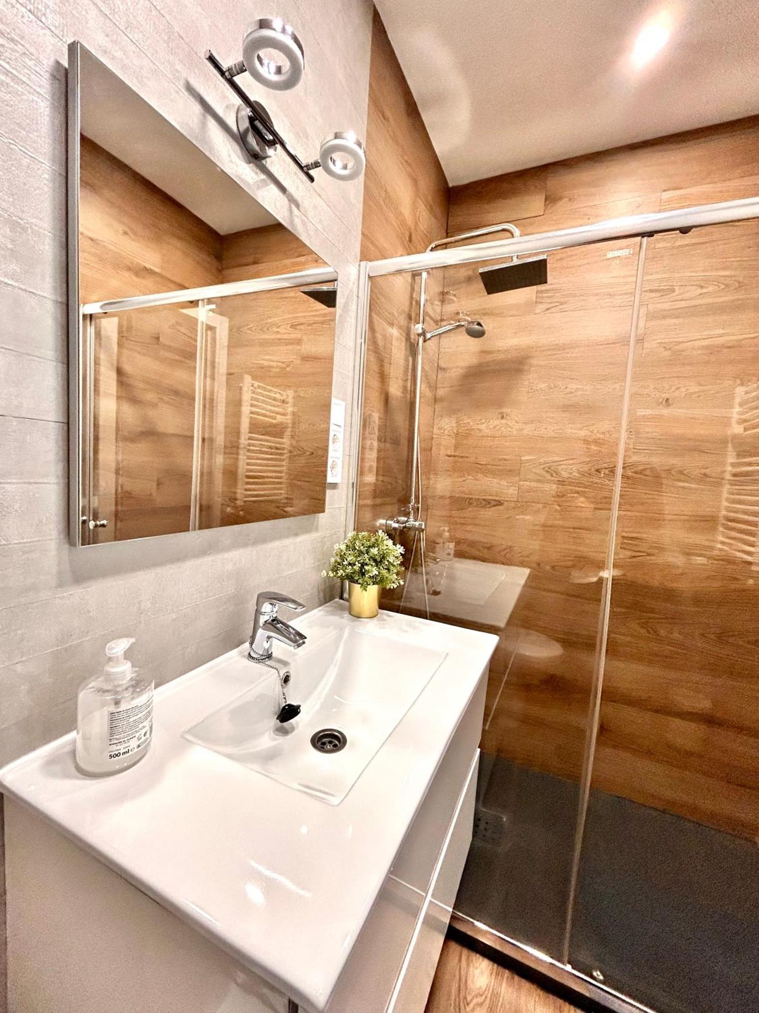 Loft Desing Retiro Apartment Madrid Bagian luar foto